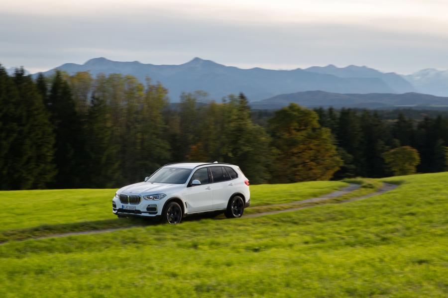  BMW X5 xDrive45e iPerformance (G05) 2019 года  (WW) (фото 25 из 102)